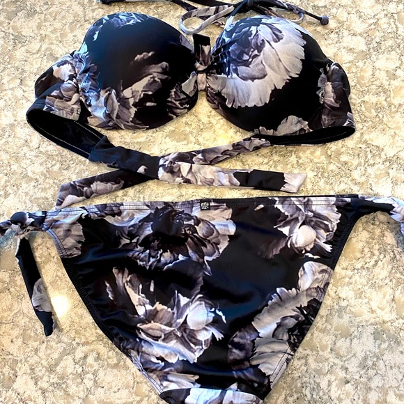 La Vie En Rose Bikini - Picture 2 of 7